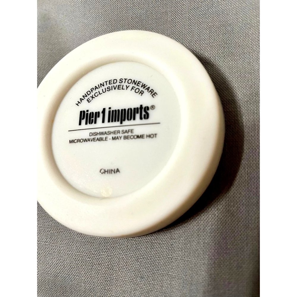 Pier 1 Damask Design Non Skid Base Pad (BASE ONLY) EUC